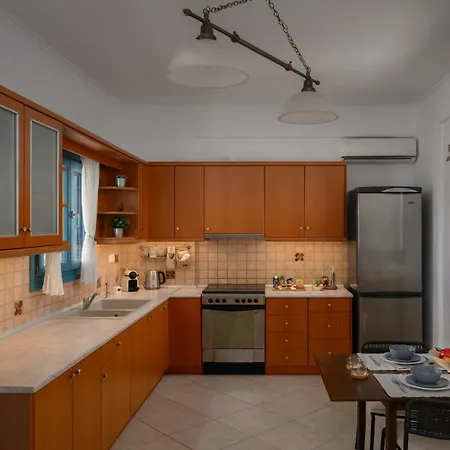 Skarmoutsos Apartment Vourvoulos